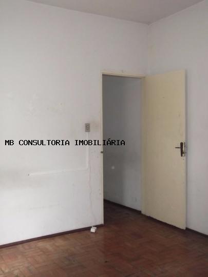 Casa à venda com 3 quartos, 500m² - Foto 1