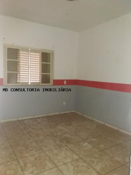 Sobrado à venda com 8 quartos, 250m² - Foto 4