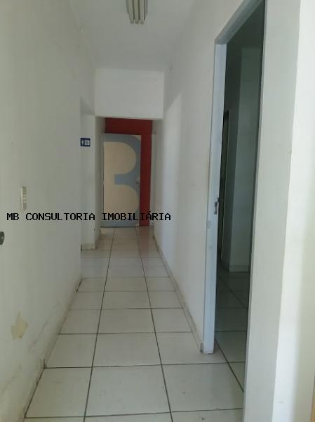 Sobrado à venda com 8 quartos, 250m² - Foto 11