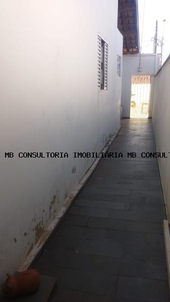 Casa à venda com 2 quartos, 160m² - Foto 12