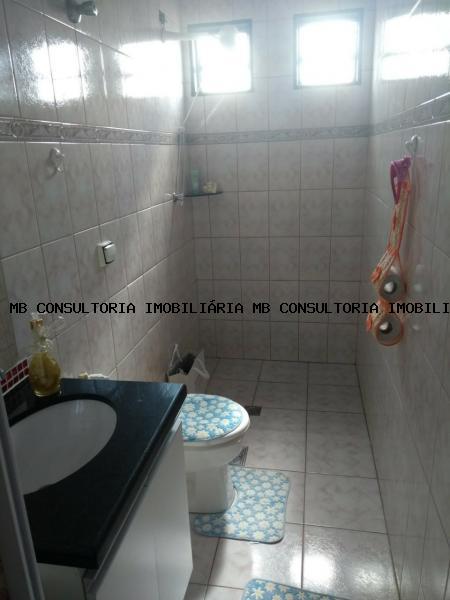 Casa à venda com 2 quartos, 250m² - Foto 2