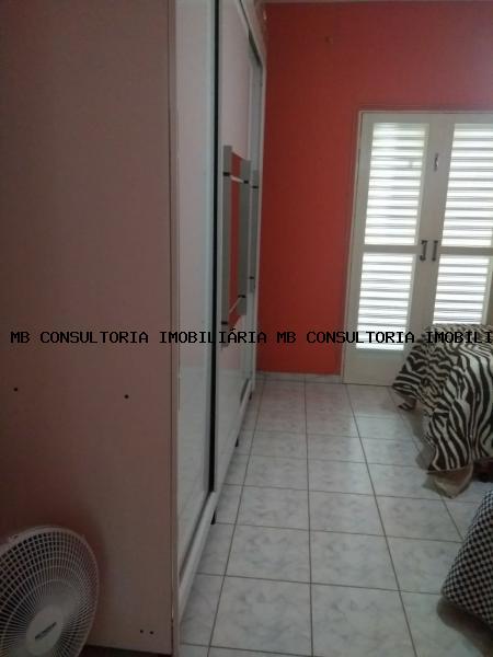 Casa à venda com 2 quartos, 250m² - Foto 6