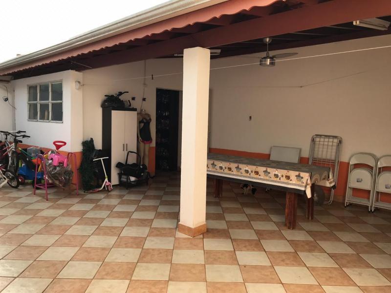 Casa à venda com 3 quartos, 250m² - Foto 3