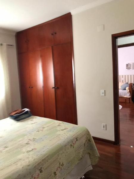 Casa à venda com 3 quartos, 250m² - Foto 7