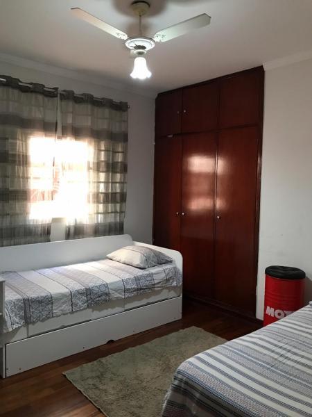 Casa à venda com 3 quartos, 250m² - Foto 8