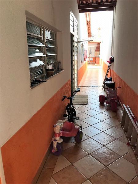 Casa à venda com 3 quartos, 250m² - Foto 16