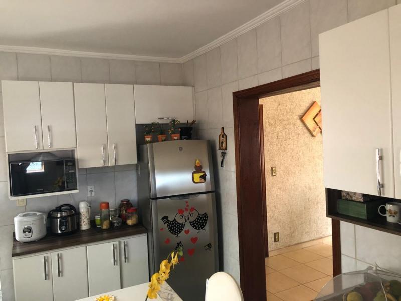 Casa à venda com 3 quartos, 360m² - Foto 8