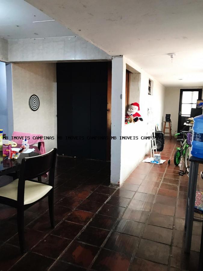 Casa à venda com 3 quartos, 213m² - Foto 2