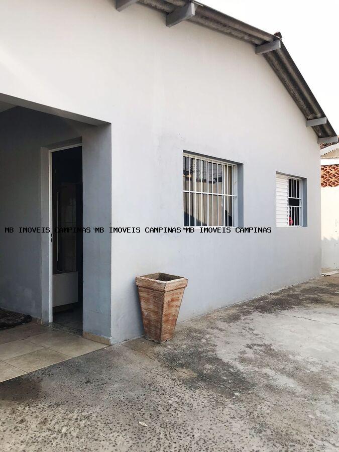 Casa à venda com 2 quartos, 370m² - Foto 1