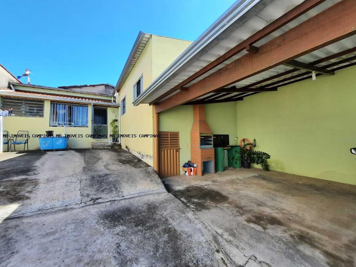 Casa à venda com 3 quartos, 250m² - Foto 2