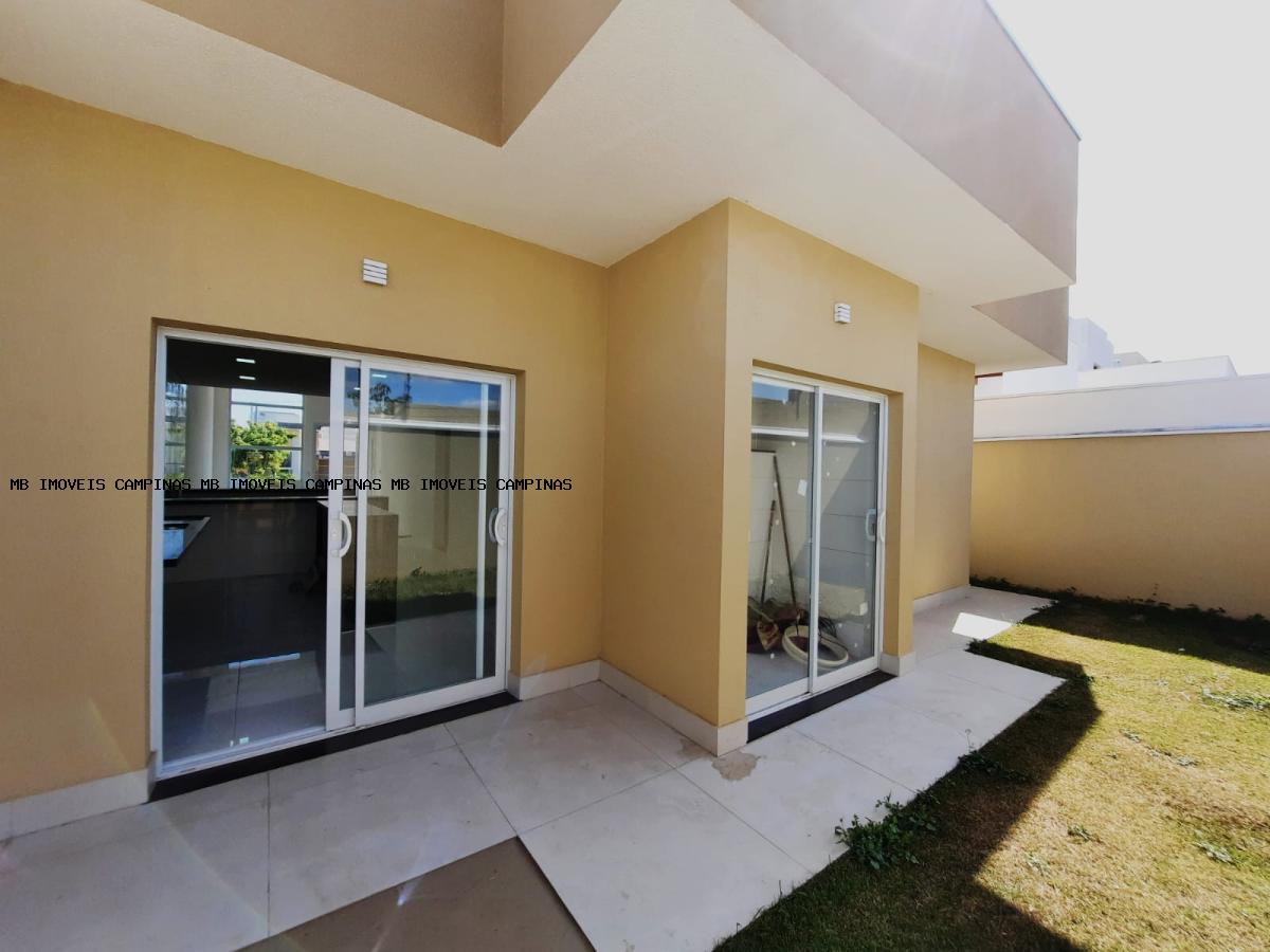 Casa de Condomínio à venda com 3 quartos, 250m² - Foto 18