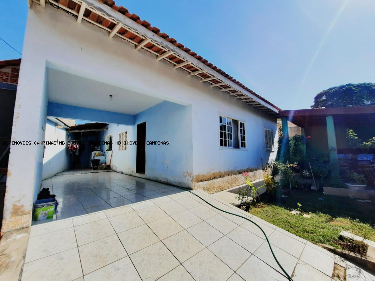 Casa à venda com 4 quartos, 300m² - Foto 1