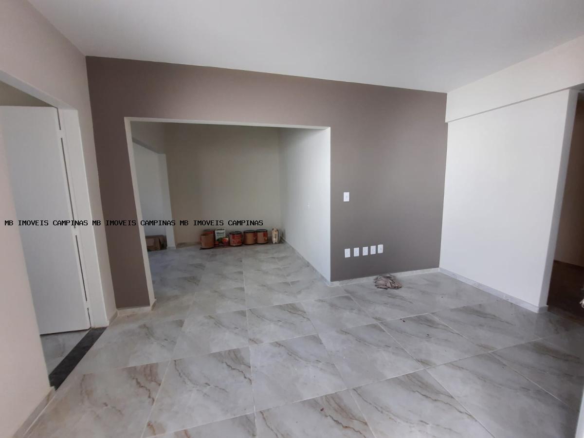 Casa à venda com 4 quartos, 250m² - Foto 13