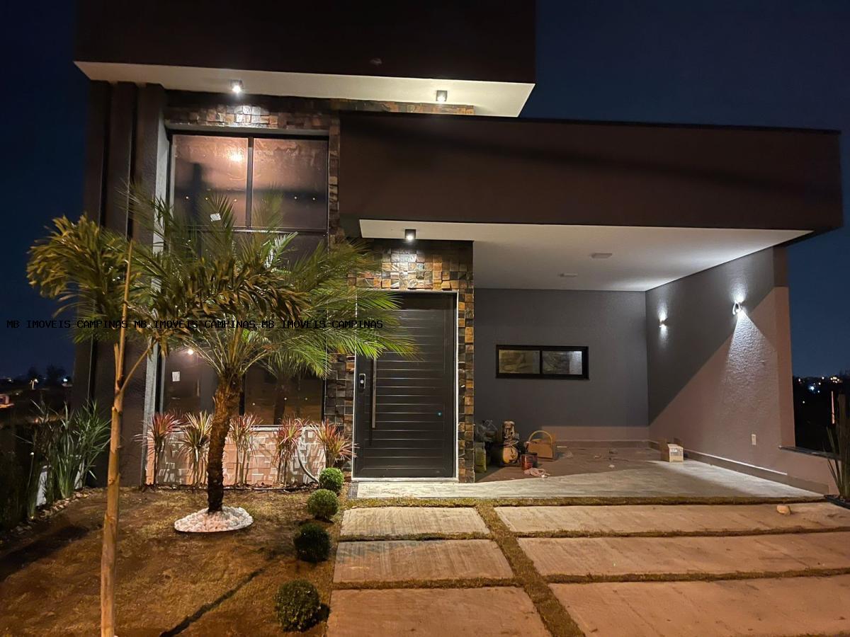 Casa de Condomínio à venda com 3 quartos, 210m² - Foto 2