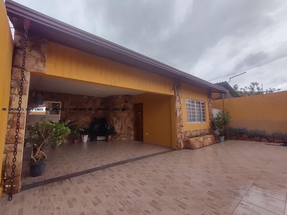 Casa à venda com 3 quartos, 300m² - Foto 1