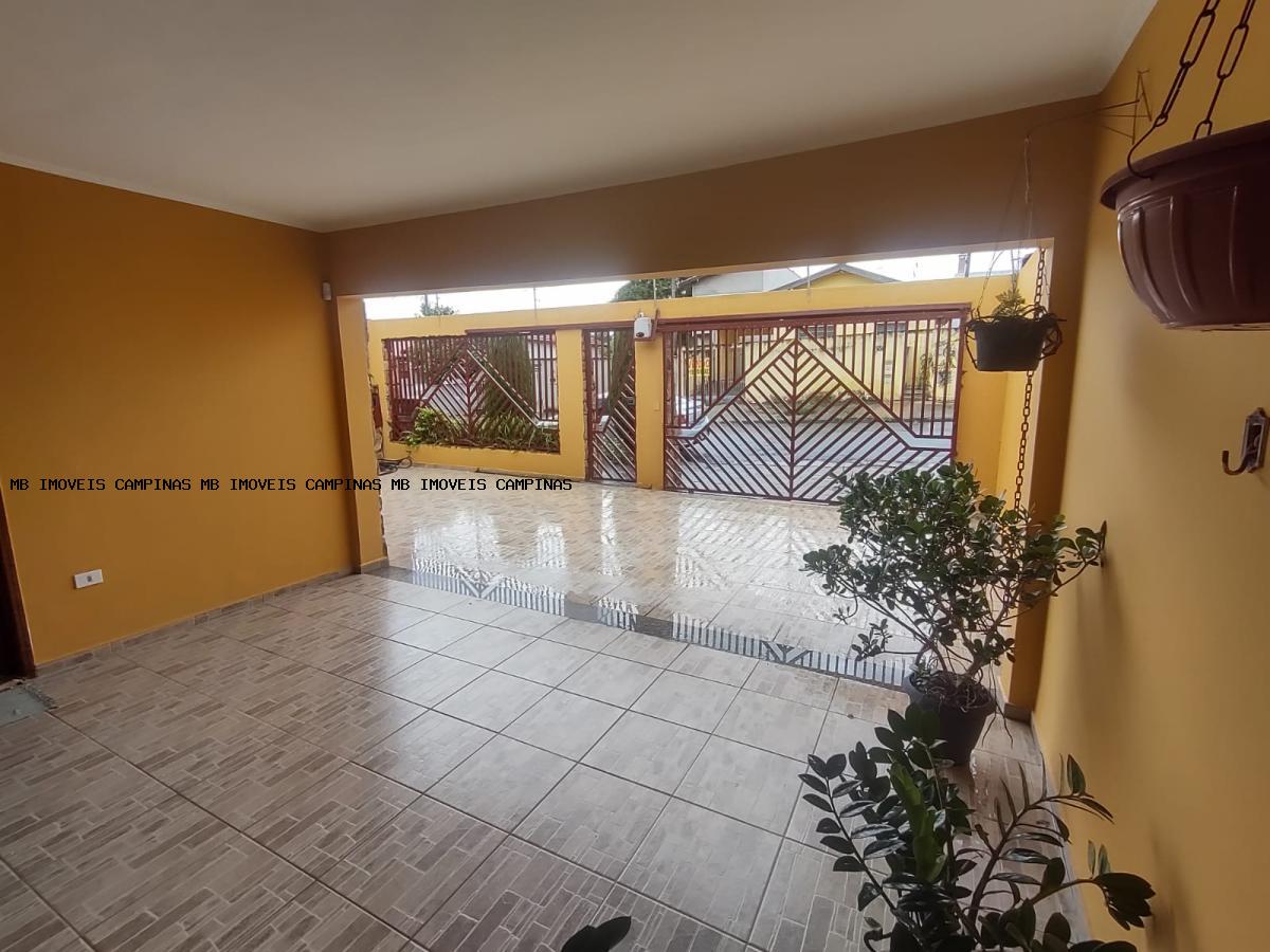 Casa à venda com 3 quartos, 300m² - Foto 3