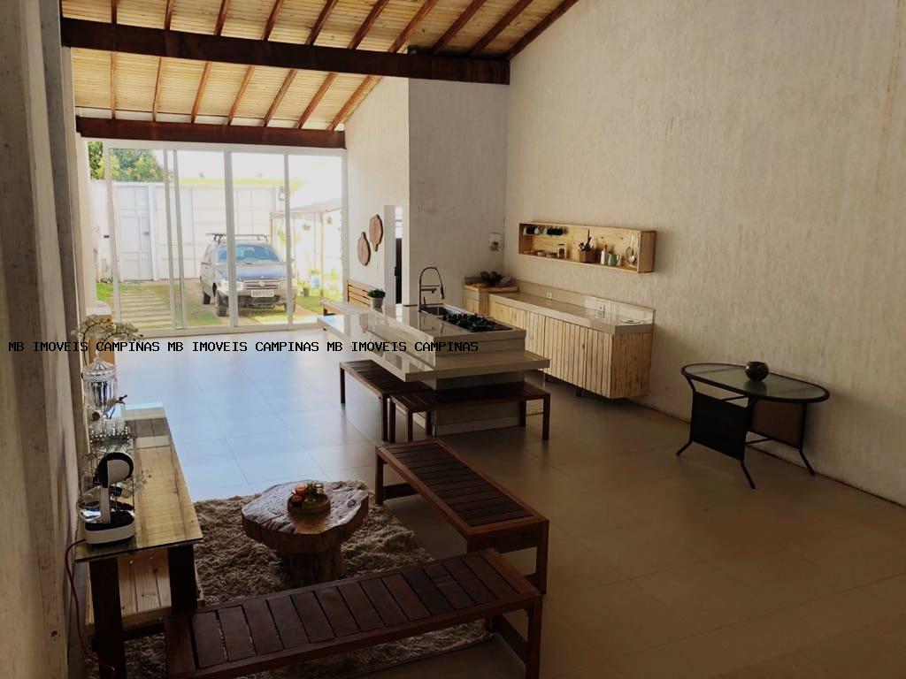 Casa à venda com 2 quartos, 286m² - Foto 1