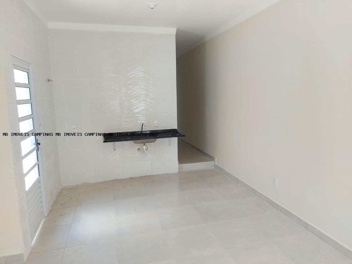 Casa à venda com 2 quartos, 150m² - Foto 2