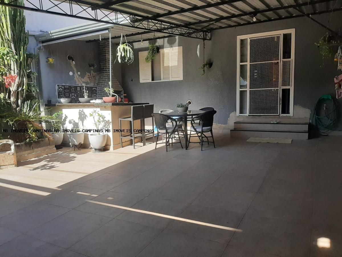 Casa à venda com 2 quartos, 160m² - Foto 1