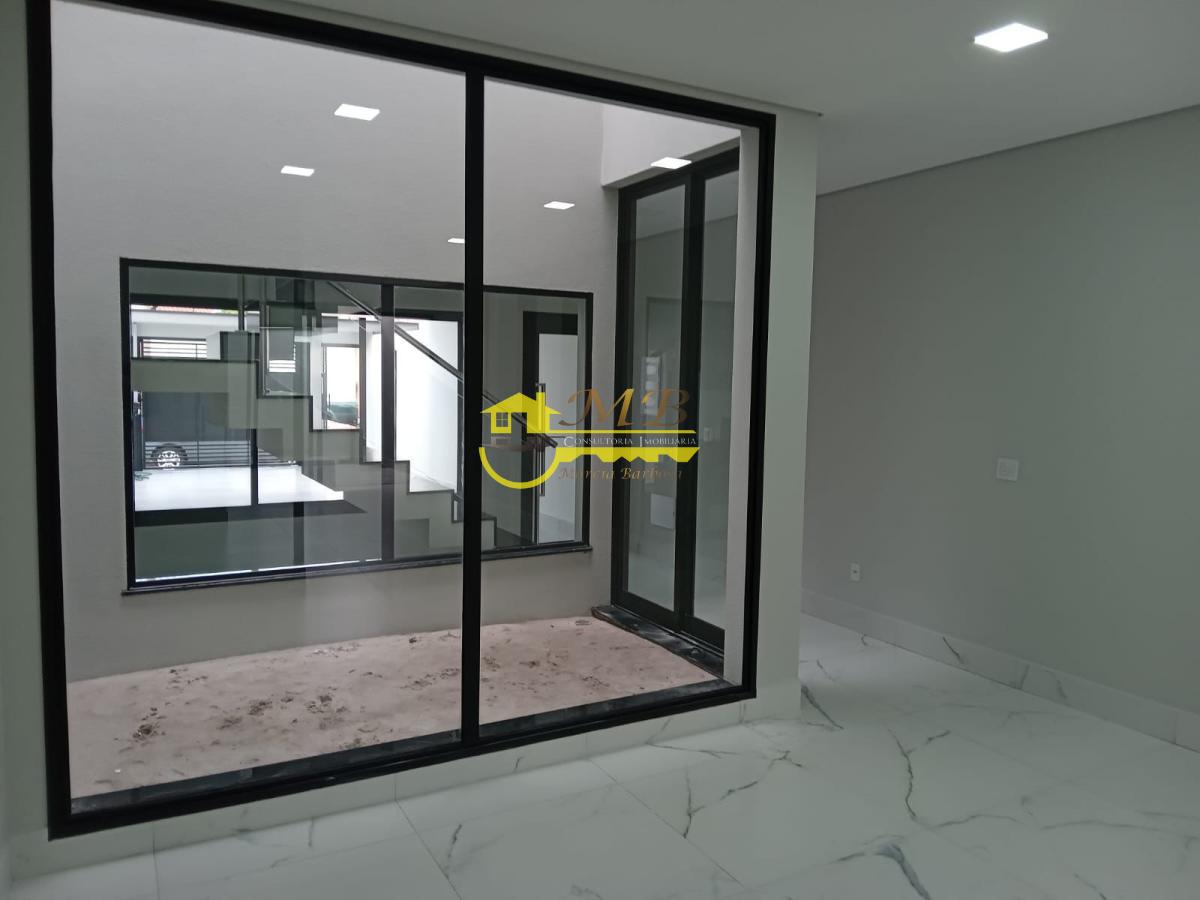 Casa à venda com 3 quartos, 206m² - Foto 11