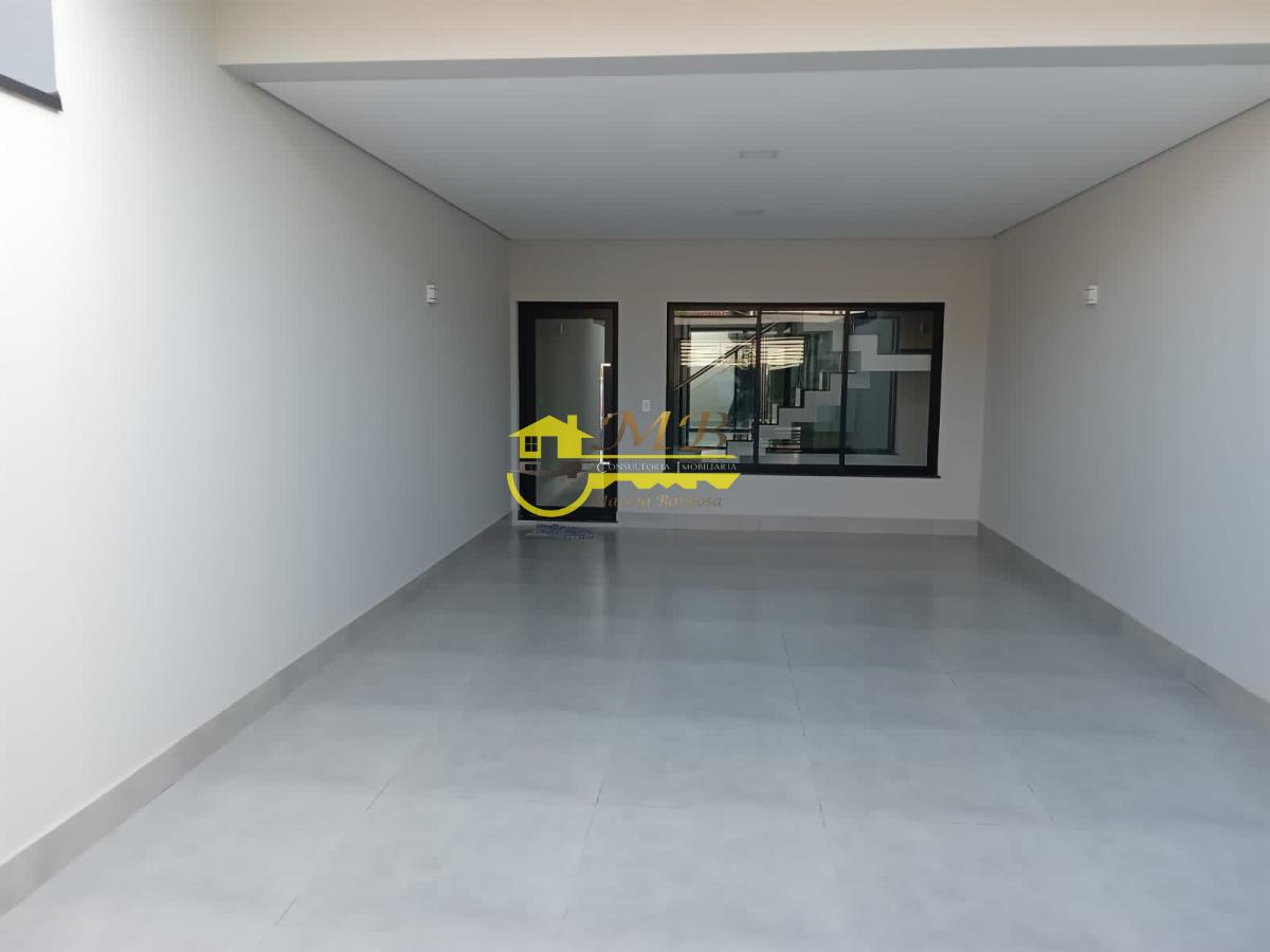 Casa à venda com 3 quartos, 206m² - Foto 1