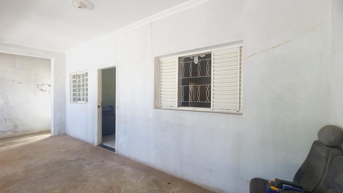 Casa à venda com 3 quartos, 150m² - Foto 1