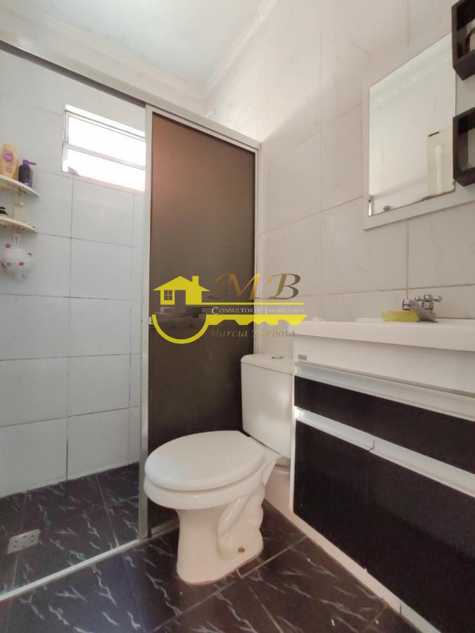 Casa à venda com 6 quartos, 250m² - Foto 5