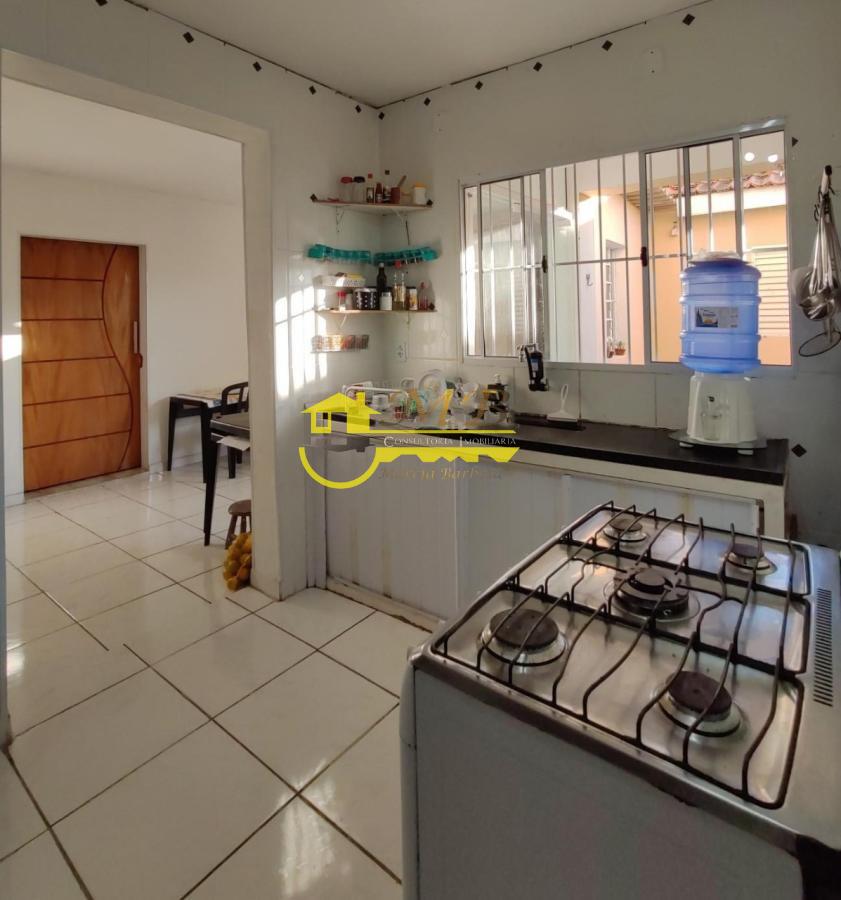 Casa à venda com 6 quartos, 250m² - Foto 14