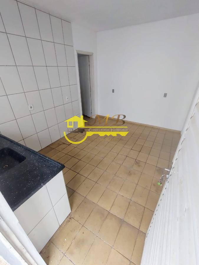 Casa à venda com 1 quarto, 300m² - Foto 6