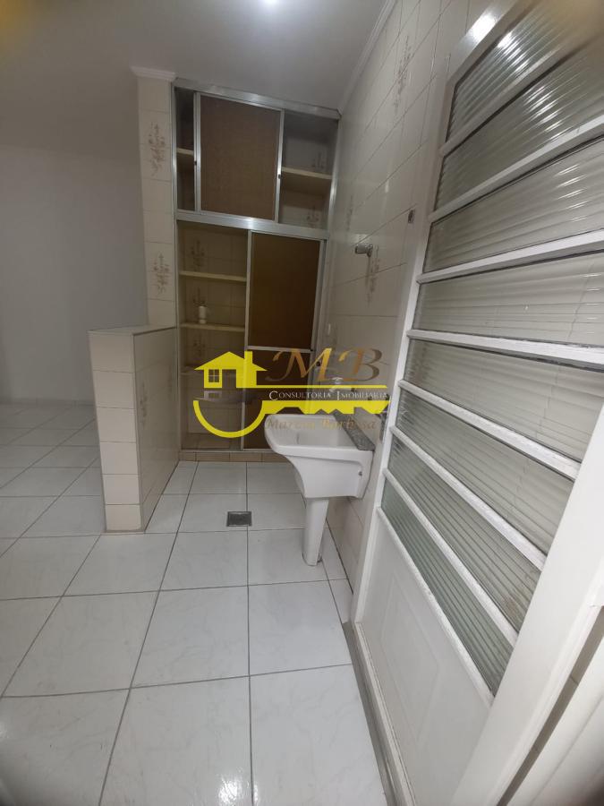 Casa à venda com 3 quartos, 250m² - Foto 2