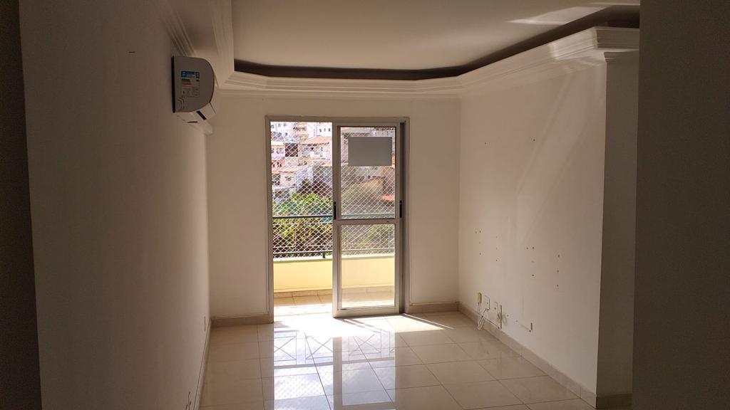 Apartamento à venda com 3 quartos, 70m² - Foto 3