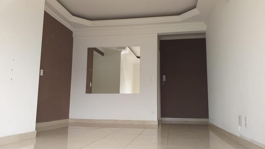 Apartamento à venda com 3 quartos, 70m² - Foto 2