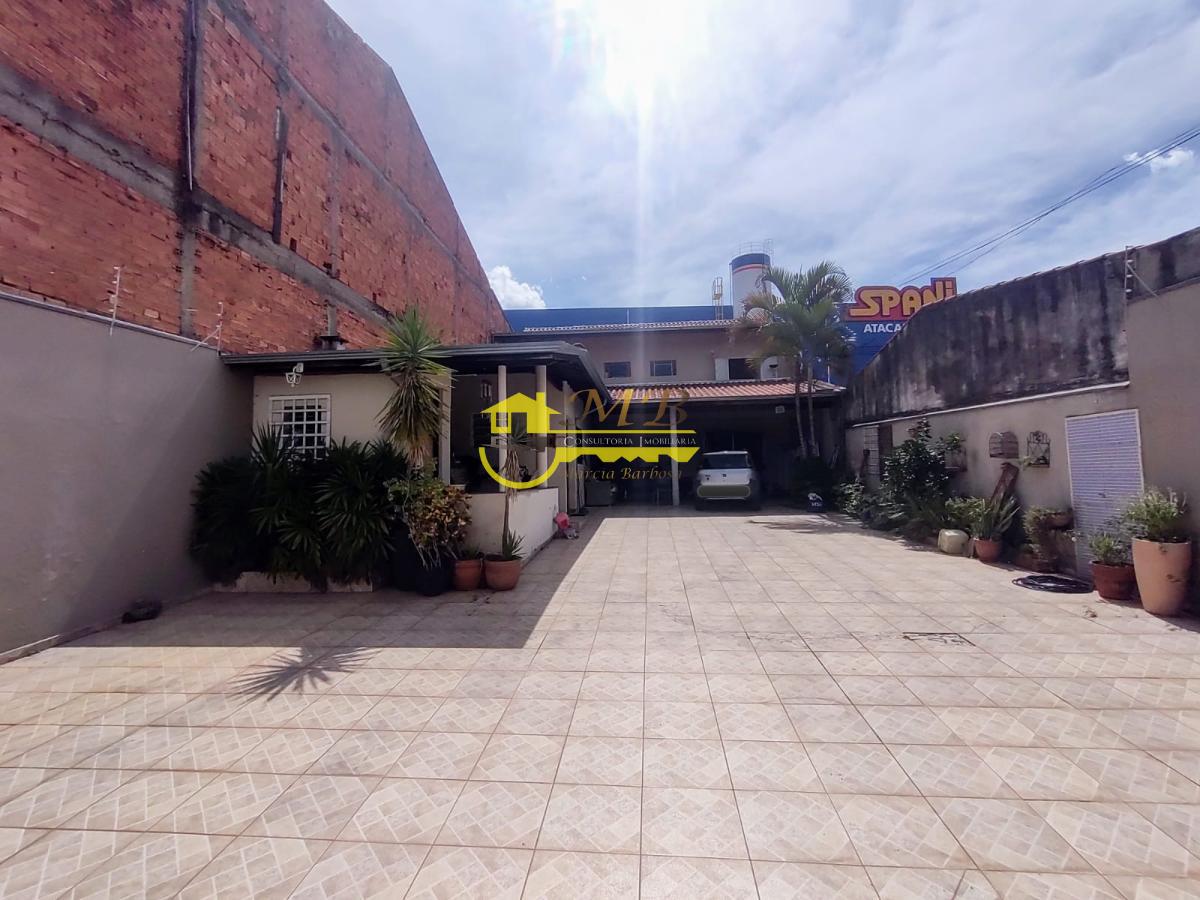 Casa à venda com 3 quartos, 270m² - Foto 1