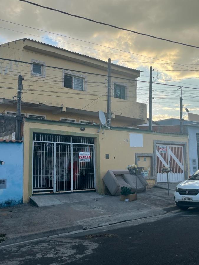 Casa à venda com 6 quartos, 300m² - Foto 1