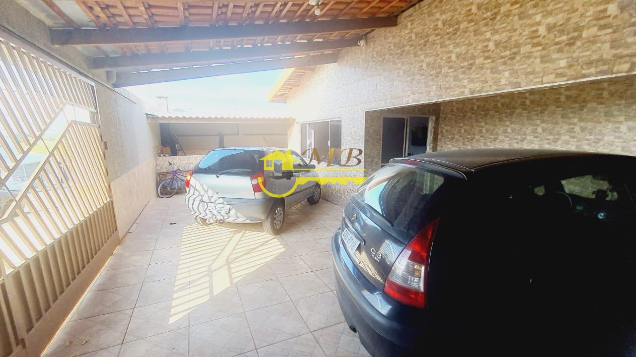 Casa à venda com 3 quartos, 347m² - Foto 2