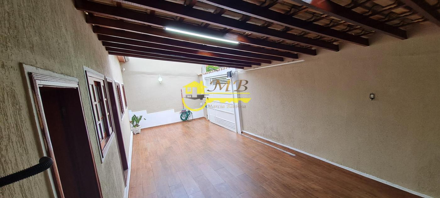 Casa à venda com 3 quartos, 200m² - Foto 2