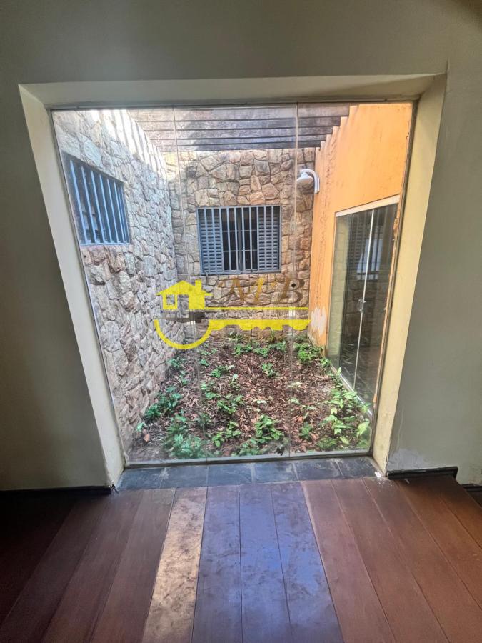 Casa à venda com 4 quartos, 480m² - Foto 12