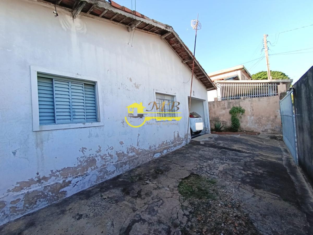 Casa à venda com 3 quartos, 250m² - Foto 2