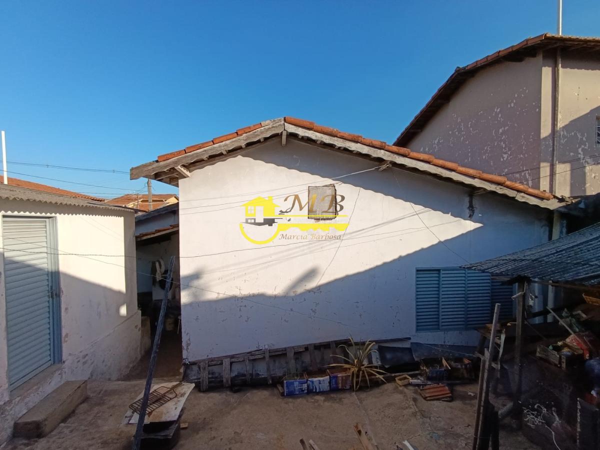 Casa à venda com 3 quartos, 250m² - Foto 11