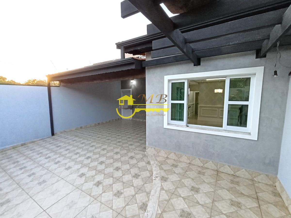 Casa à venda com 2 quartos, 200m² - Foto 2