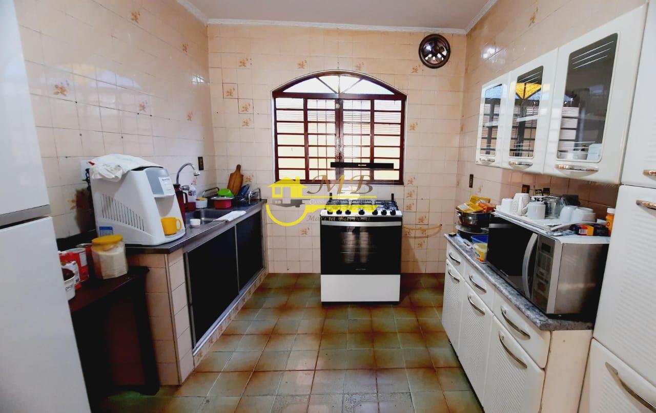 Casa à venda com 3 quartos, 250m² - Foto 5