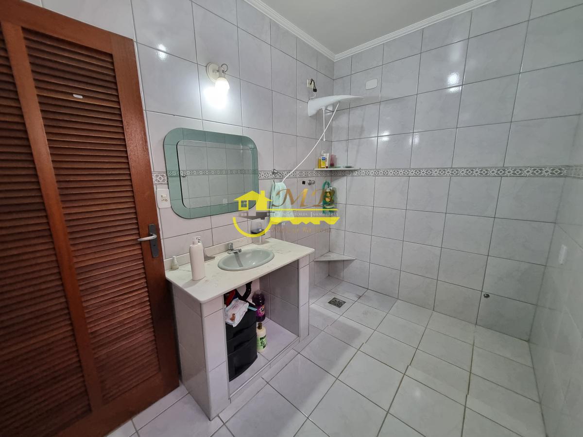 Casa à venda com 3 quartos, 250m² - Foto 9