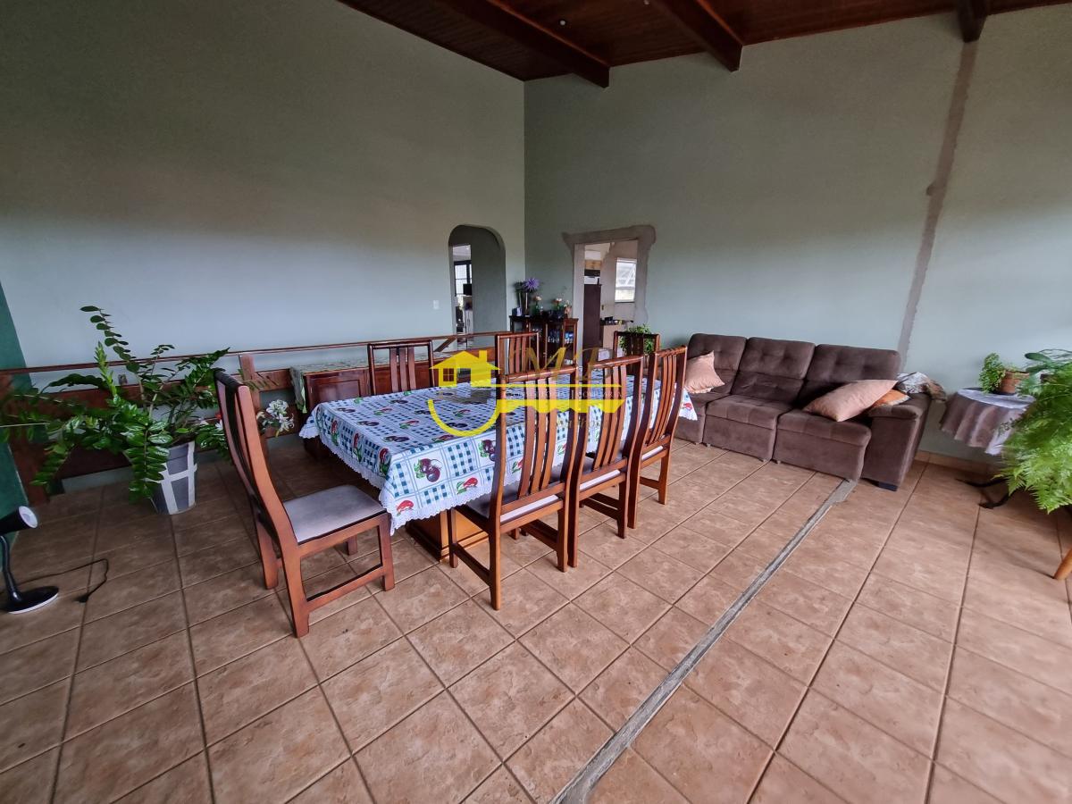 Casa à venda com 3 quartos, 250m² - Foto 4