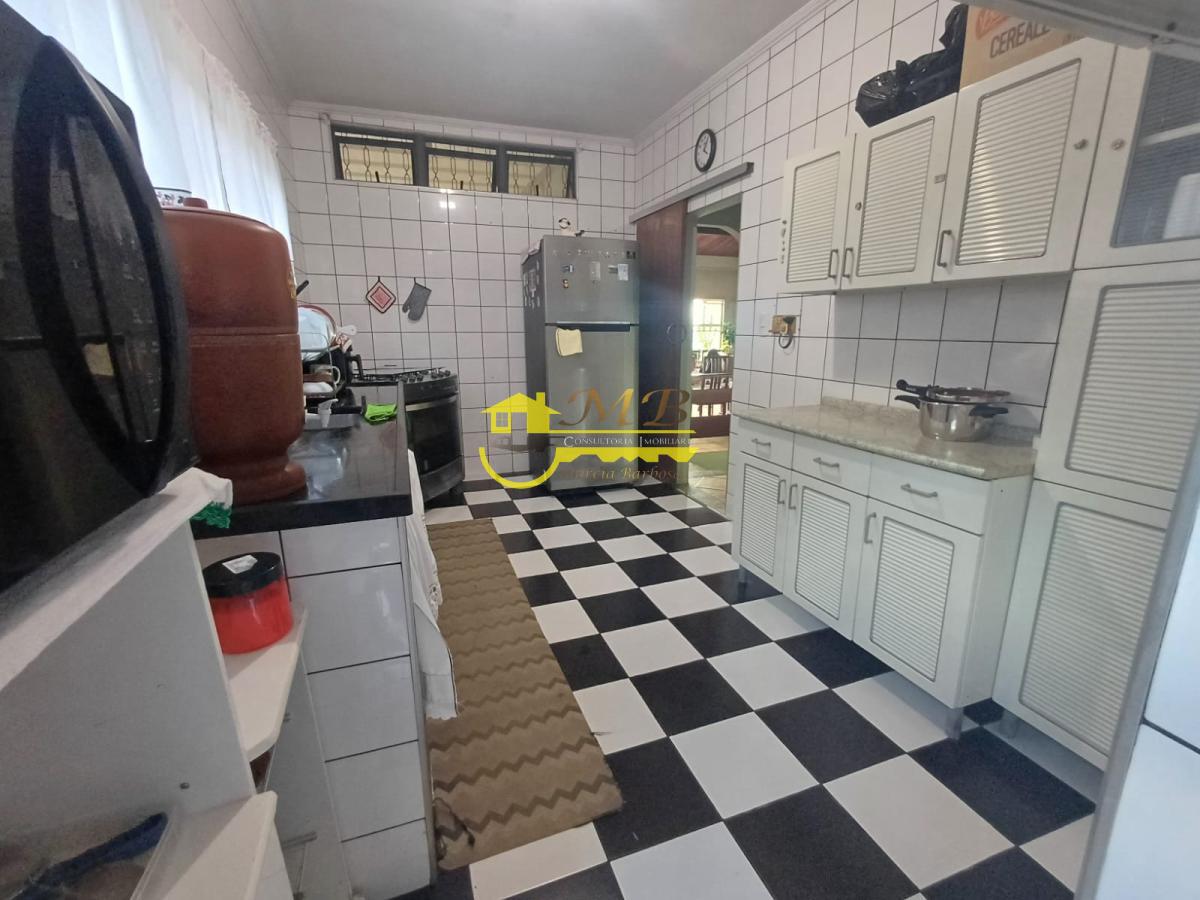 Casa à venda com 3 quartos, 250m² - Foto 8