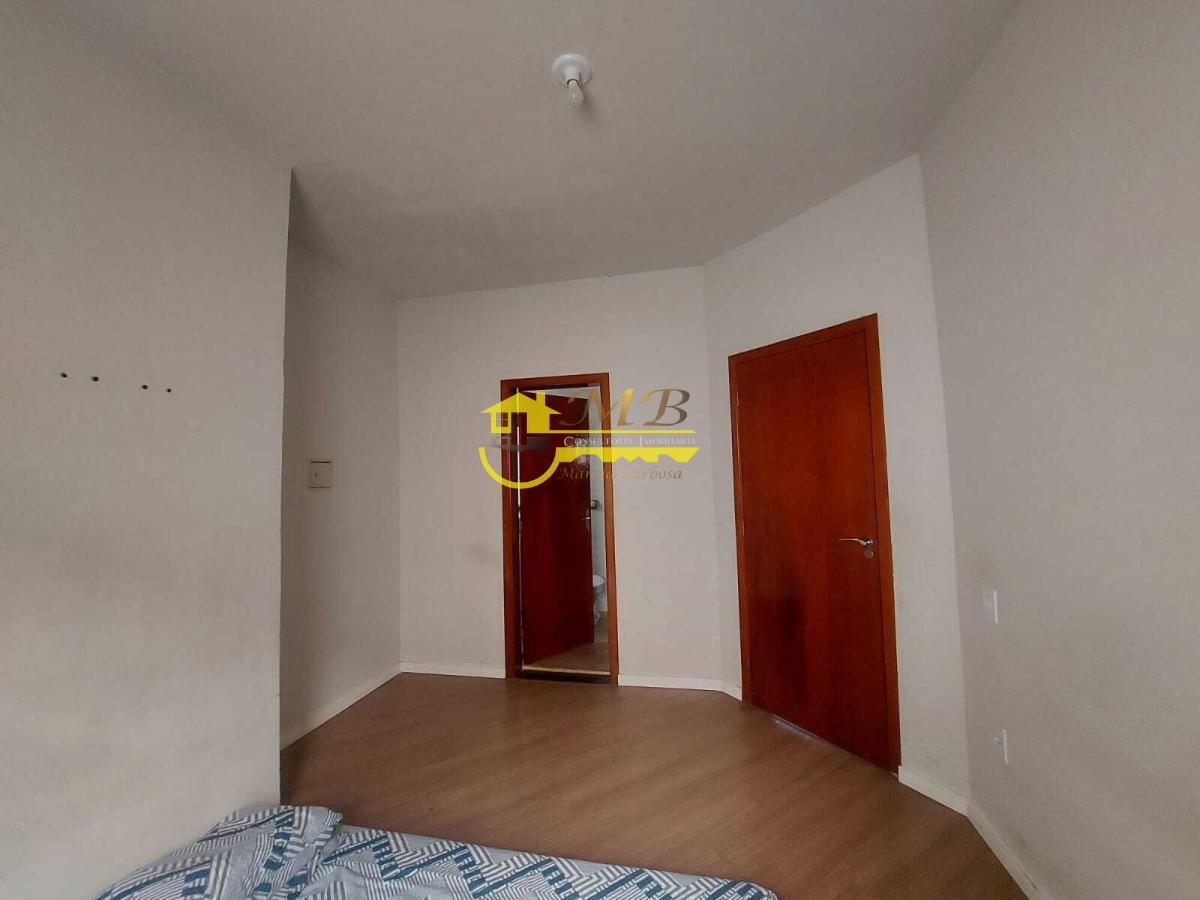 Casa à venda com 3 quartos, 180m² - Foto 4