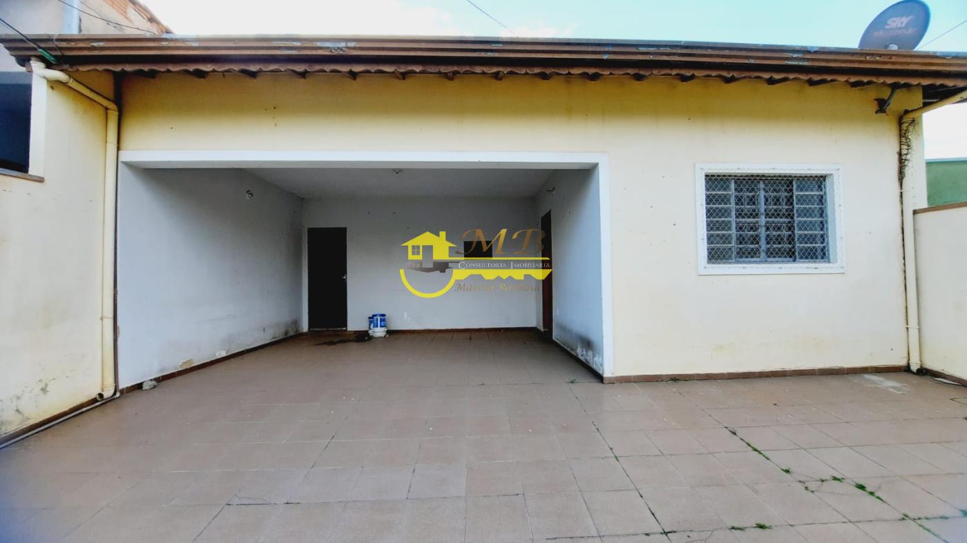 Casa à venda com 3 quartos, 250m² - Foto 2