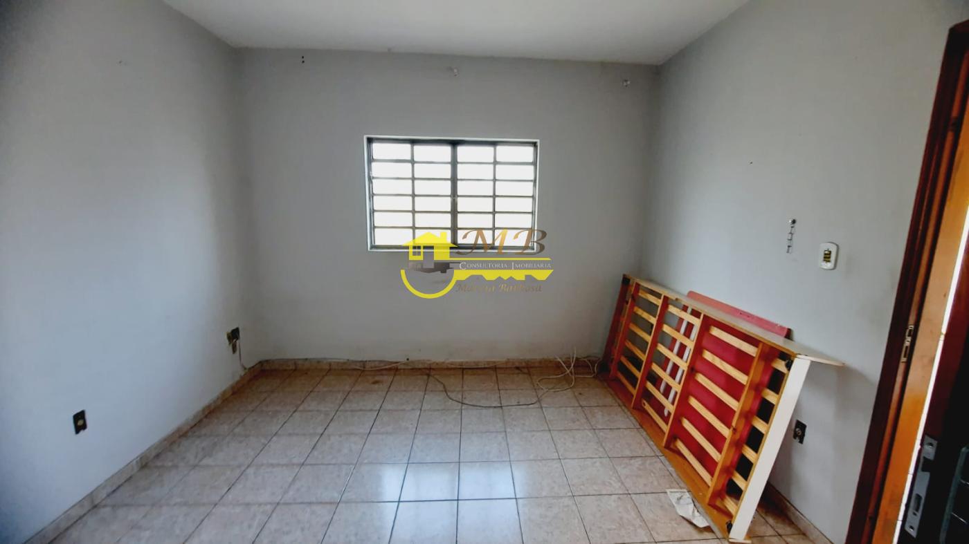 Casa à venda com 3 quartos, 250m² - Foto 8