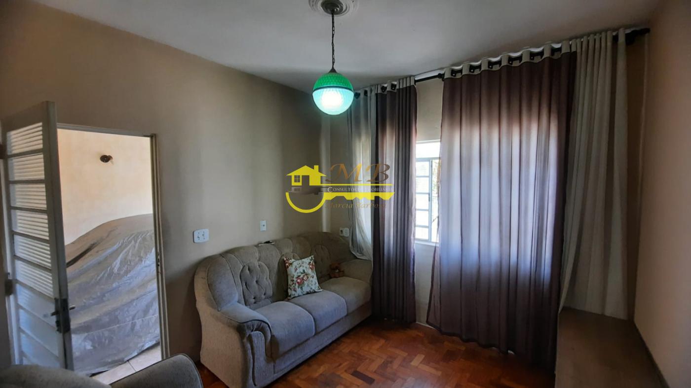 Casa à venda com 3 quartos, 80m² - Foto 4